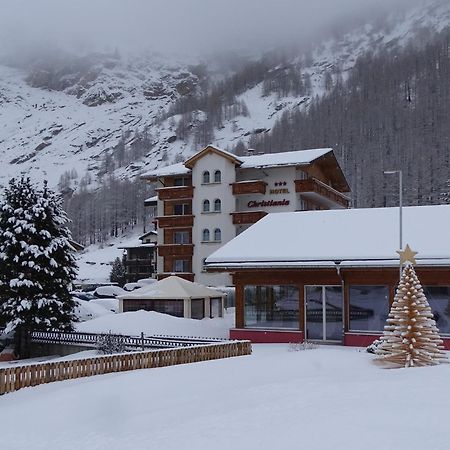Wellness- Und Schneesporthotel Christiania Saas-Almagell Bagian luar foto