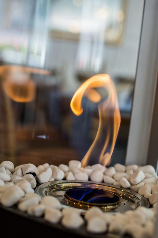 Wellness- Und Schneesporthotel Christiania Saas-Almagell Bagian luar foto