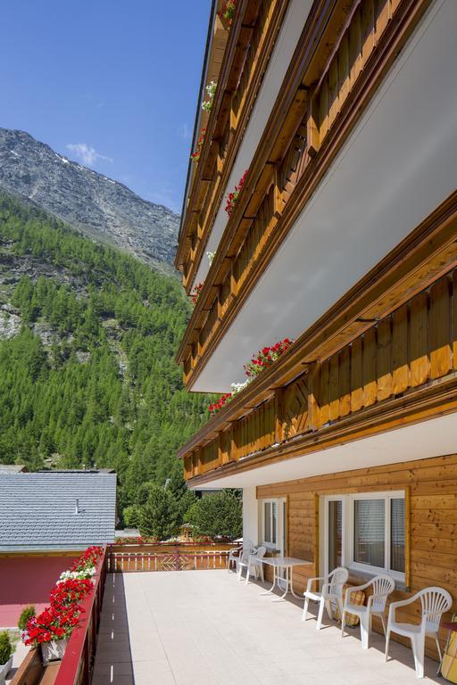 Wellness- Und Schneesporthotel Christiania Saas-Almagell Bagian luar foto