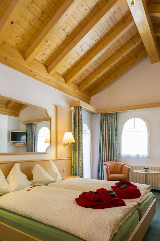 Wellness- Und Schneesporthotel Christiania Saas-Almagell Bagian luar foto