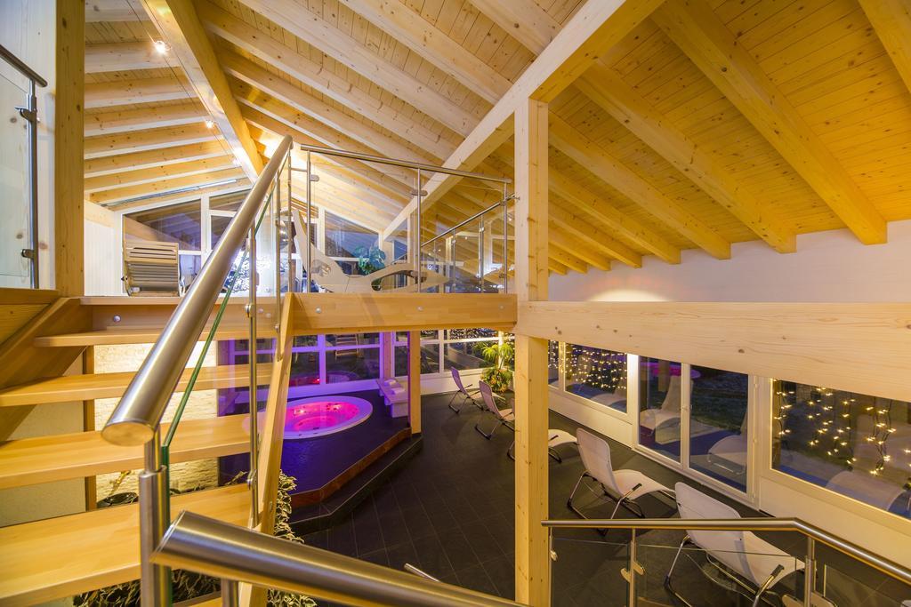 Wellness- Und Schneesporthotel Christiania Saas-Almagell Bagian luar foto