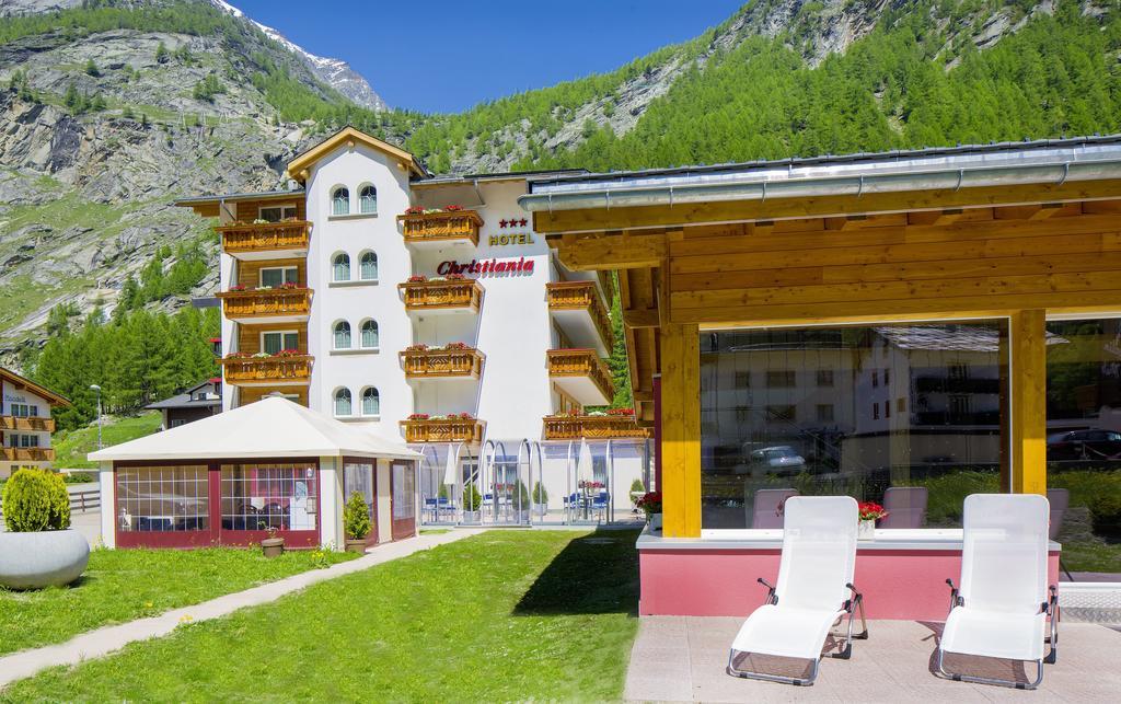 Wellness- Und Schneesporthotel Christiania Saas-Almagell Bagian luar foto
