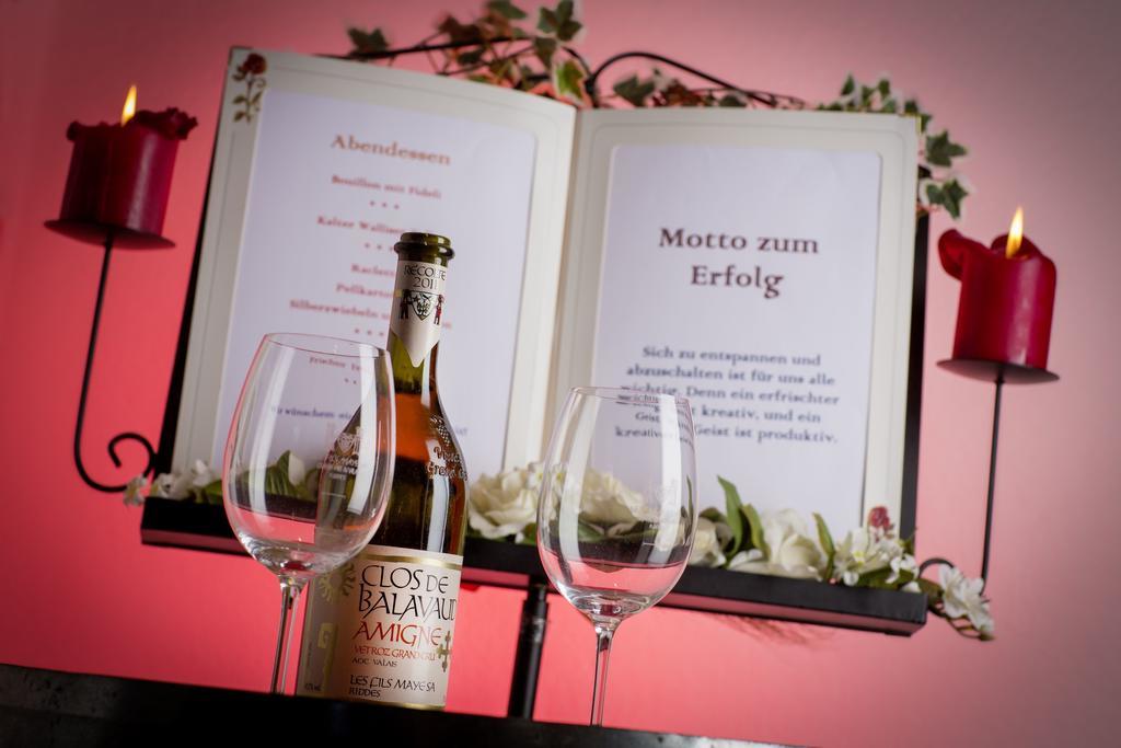 Wellness- Und Schneesporthotel Christiania Saas-Almagell Bagian luar foto