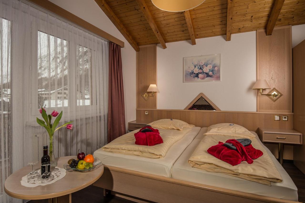 Wellness- Und Schneesporthotel Christiania Saas-Almagell Bagian luar foto