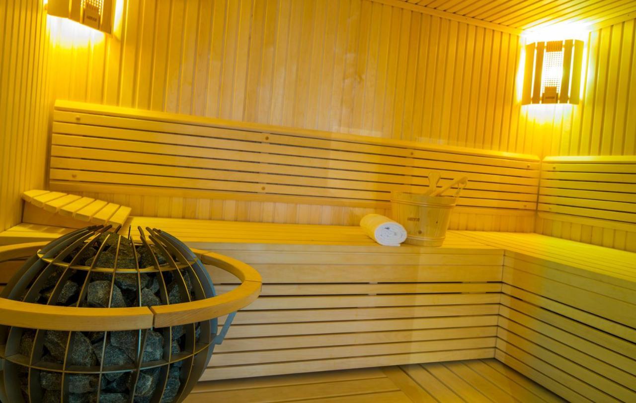 Wellness- Und Schneesporthotel Christiania Saas-Almagell Bagian luar foto